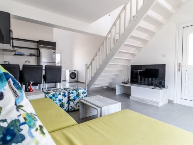1+1 FLAT WITH HIGH RENTAL INCOME IN ESENTEPE, GIRNE, WITHIN A SITE