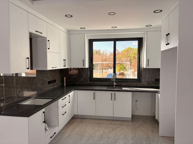 UNMISSABLE BRAND NEW 2+1 APARTMENT INSIDE A BOUTIQUE SITE IN ALSANCAK, GIRNE