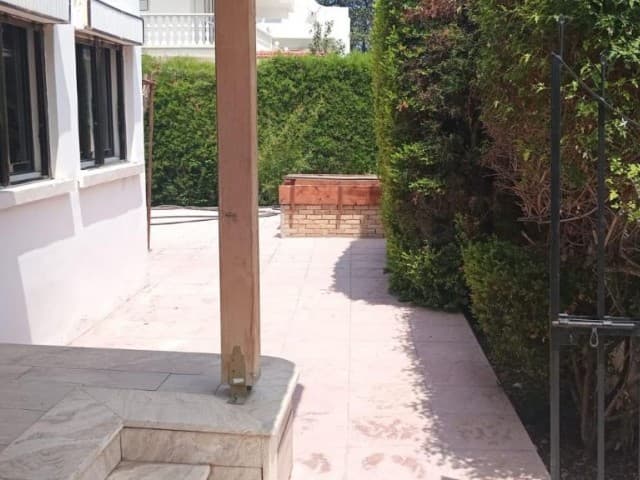 GİRNE DE İŞLETMEYE HAZIR EŞYALI KİRALIK  İŞYERİ / GÜZELLİK SALONU