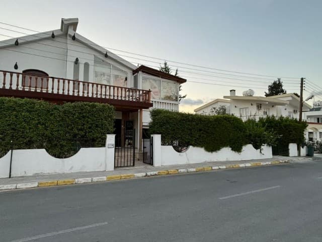 FURNISHED COMMERCIAL PERMITTED VILLA / BEAUTY SALON FOR SALE IN KARAOGHLAN, KYRENIA