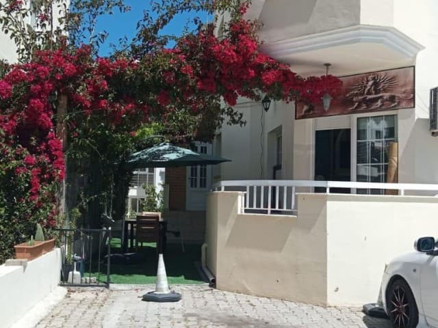 COMMERCIAL PERMITTED GROUND FLOOR SHOP WITH FURNITURE FOR SALE IN GİRNE CENTER - BEAUTY SALON