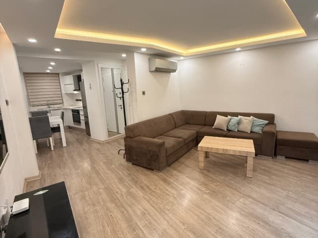 Apartment for sale in a pool, secure site in the center of Kyrenia Nusmar area.