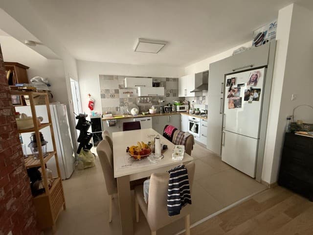 CLEAN RENTAL APARTMENT WITH SEA VIEW IN GIRNE KASHGAR